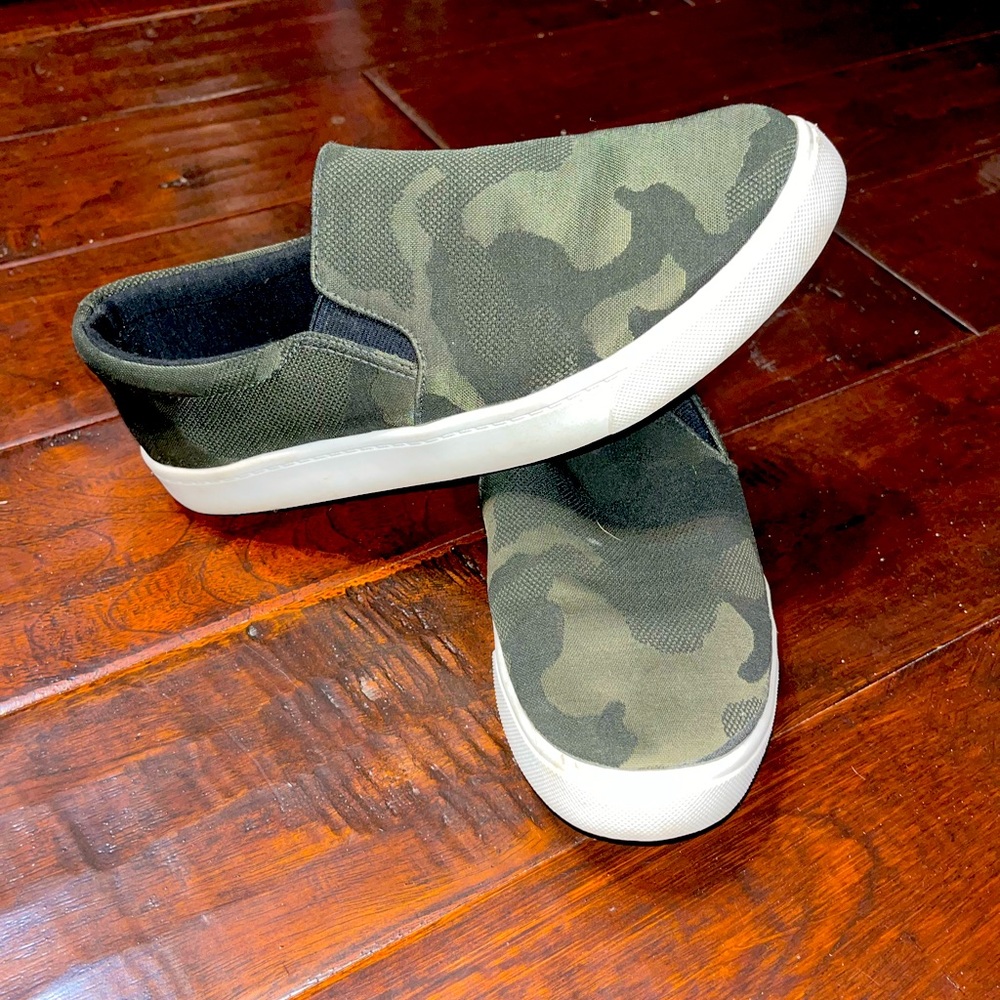 Gently worn, soda brand boutique style shoes